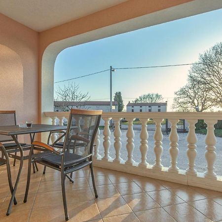 Ferienwohnung Koraca B4 Kirmenjak Exterior foto