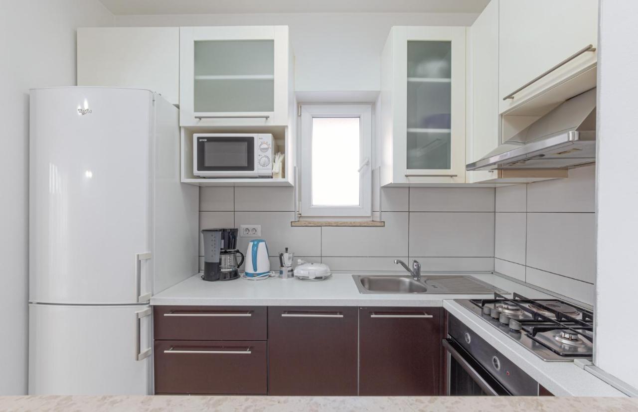 Ferienwohnung Koraca B4 Kirmenjak Exterior foto