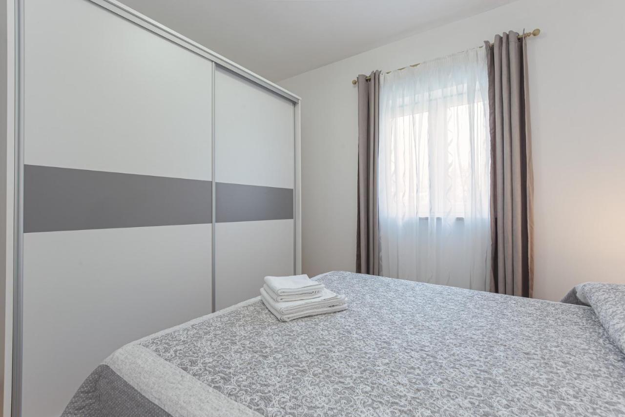 Ferienwohnung Koraca B4 Kirmenjak Exterior foto